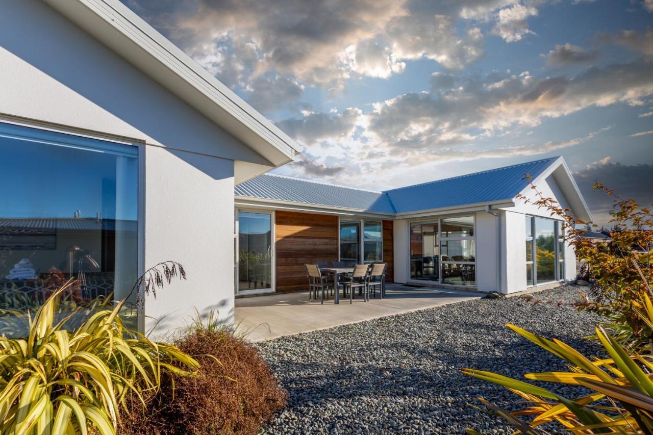 Tekapo Blue Villa Lake Tekapo Exterior photo